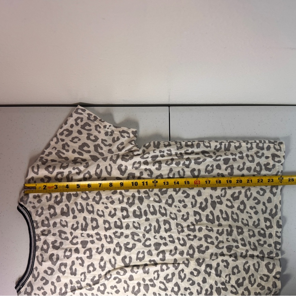 Abercrombie & Fitch Gray Leopard Print Tee with Striped Neckline - Picture 11 of 14